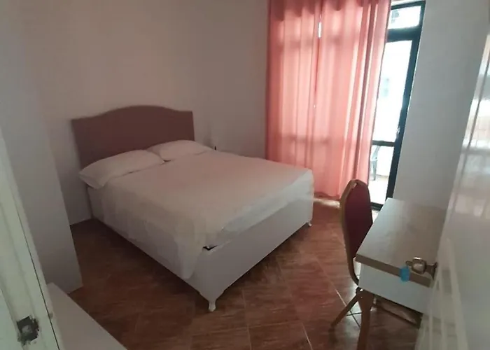 Villa-hotel Ludianna * Golem (Tirana)
