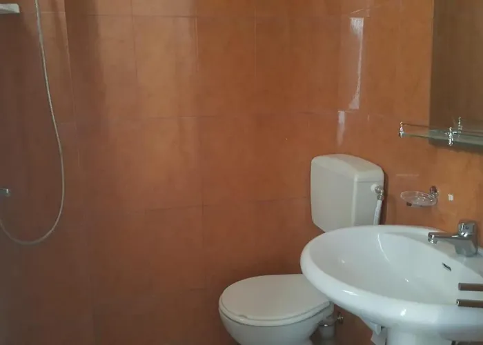 Maison d'hôtes Villa-hotel Ludianna Golem (Tirana)