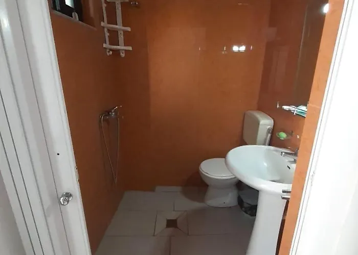 Villa-hotel Ludianna Πανσιόν Golem (Tirana)